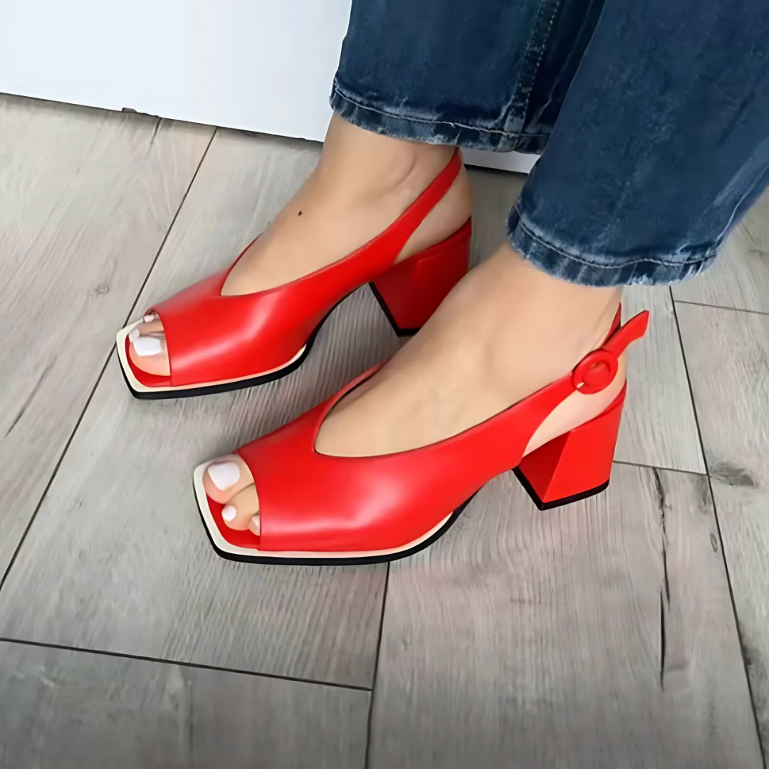Sandalias elegantes de tacón alto