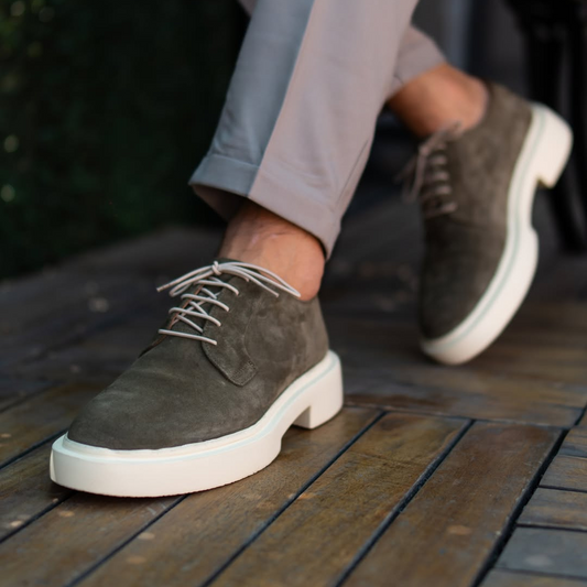 Zapatos casuales con tacon bajo y cordones para hombre