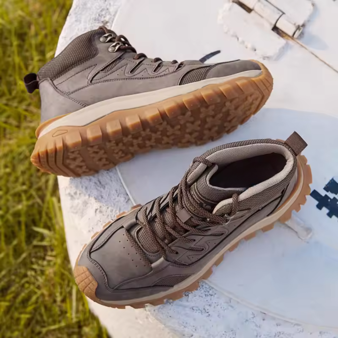 Botas de montaña para hombre con suela ergonómica