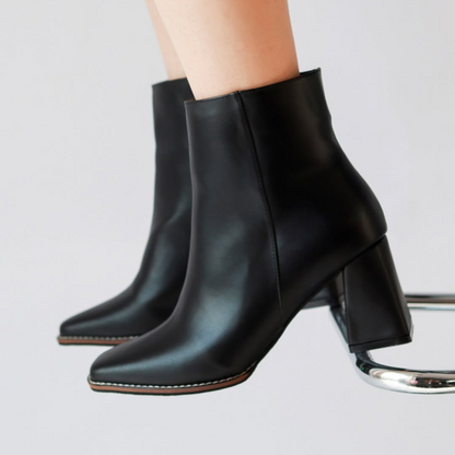 Botines para mujer con acabado elegante y tacón alto