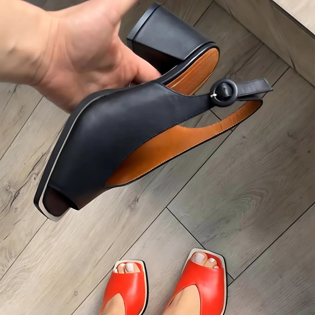 Sandalias elegantes de tacón alto