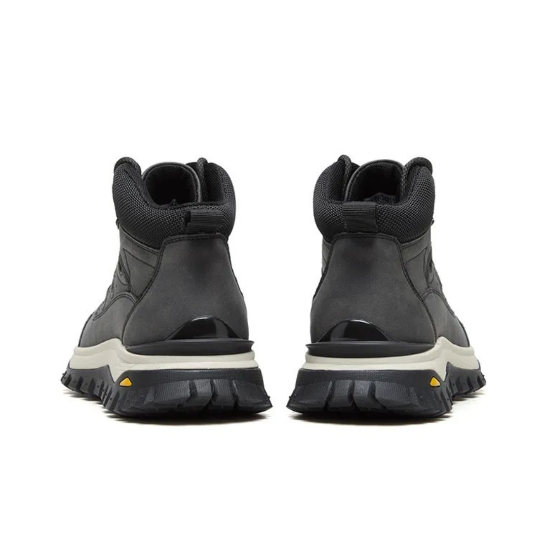 Botas de montaña para hombre con suela ergonómica